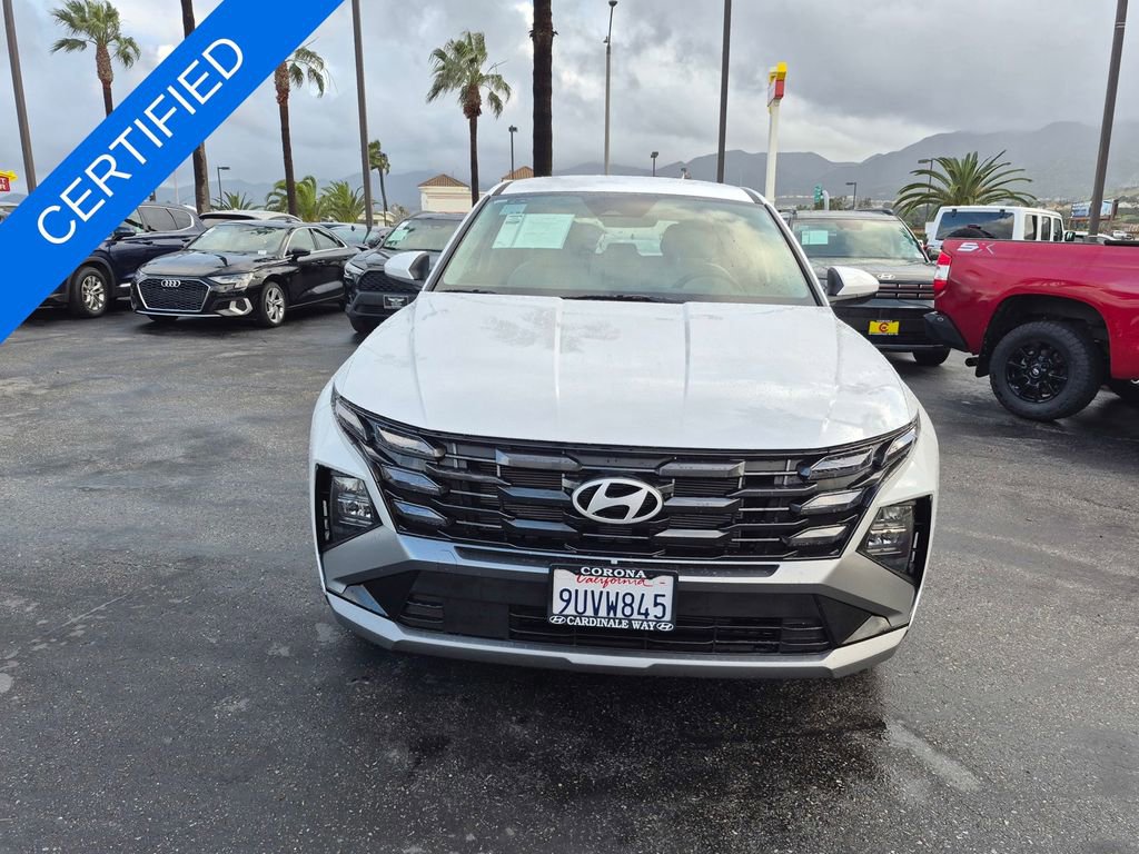 Used 2025 Hyundai Tucson SE image 2