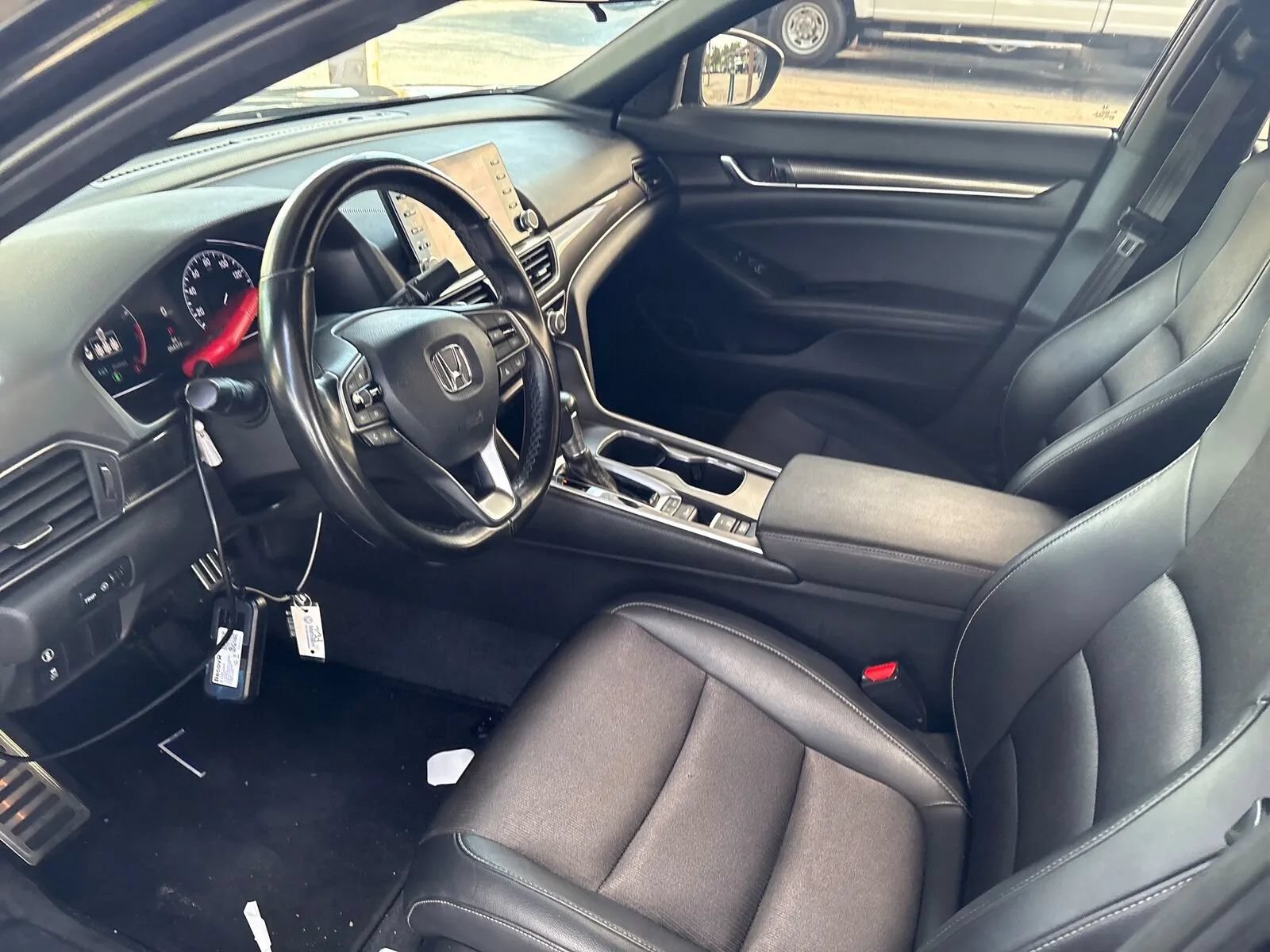 Used 2022 Honda Accord Sport image 4