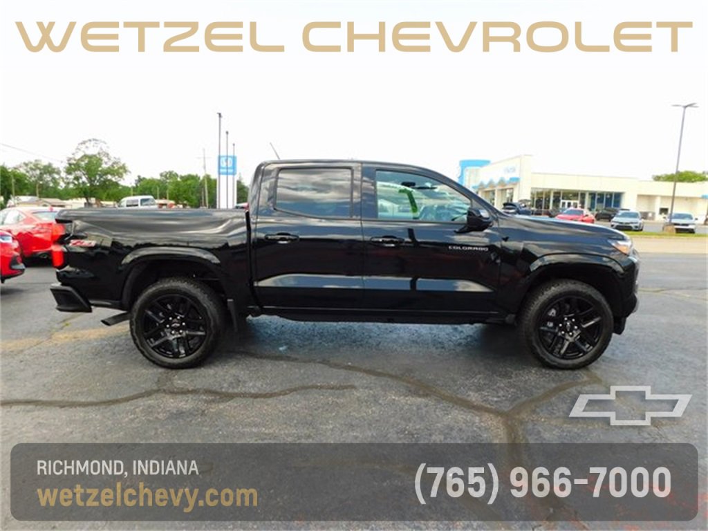 Used 2025 Chevrolet Colorado Z71 w/ Z71 Convenience Package 2 image 2