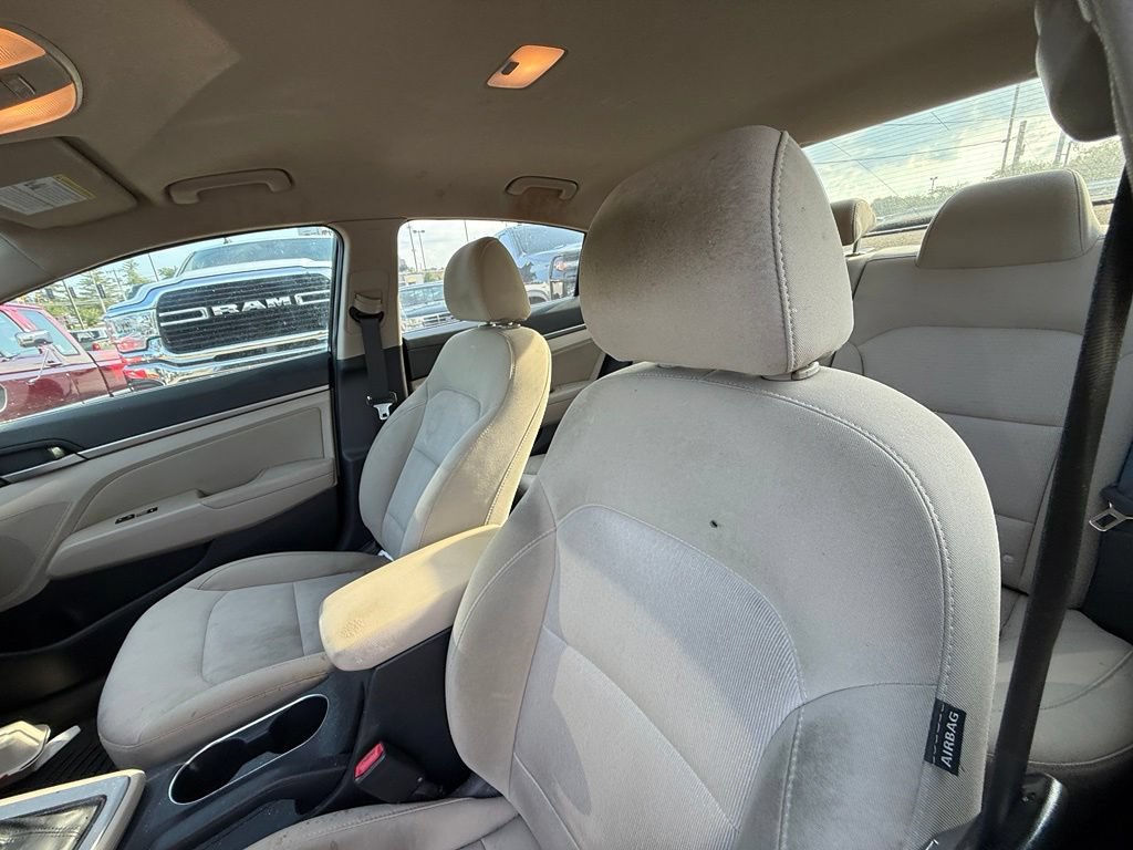 Used 2018 Hyundai Elantra SEL w/ Winter Weather Package FWD image 13