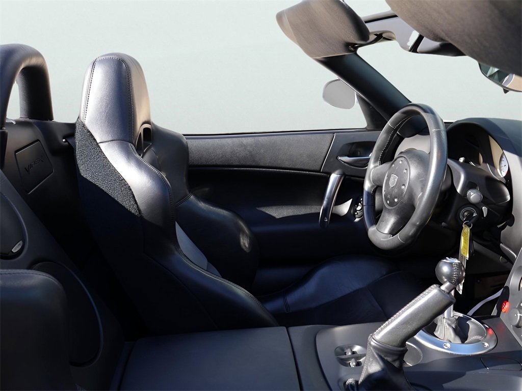 Used 2003 Dodge Viper SRT-10 image 9