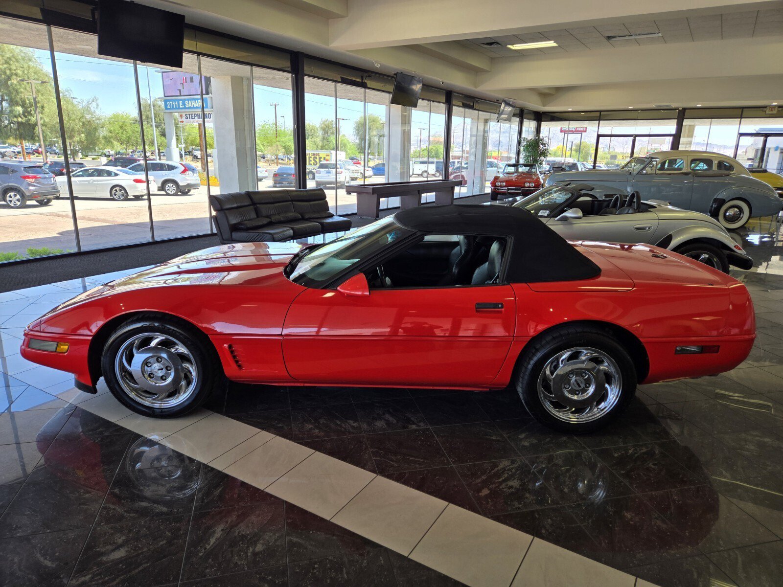 Used 1996 Chevrolet Corvette Convertible RWD image 2