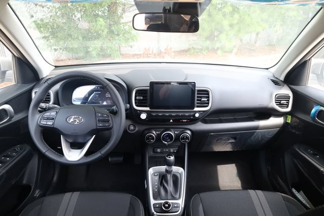 New 2026 Hyundai Venue SEL FWD image 12