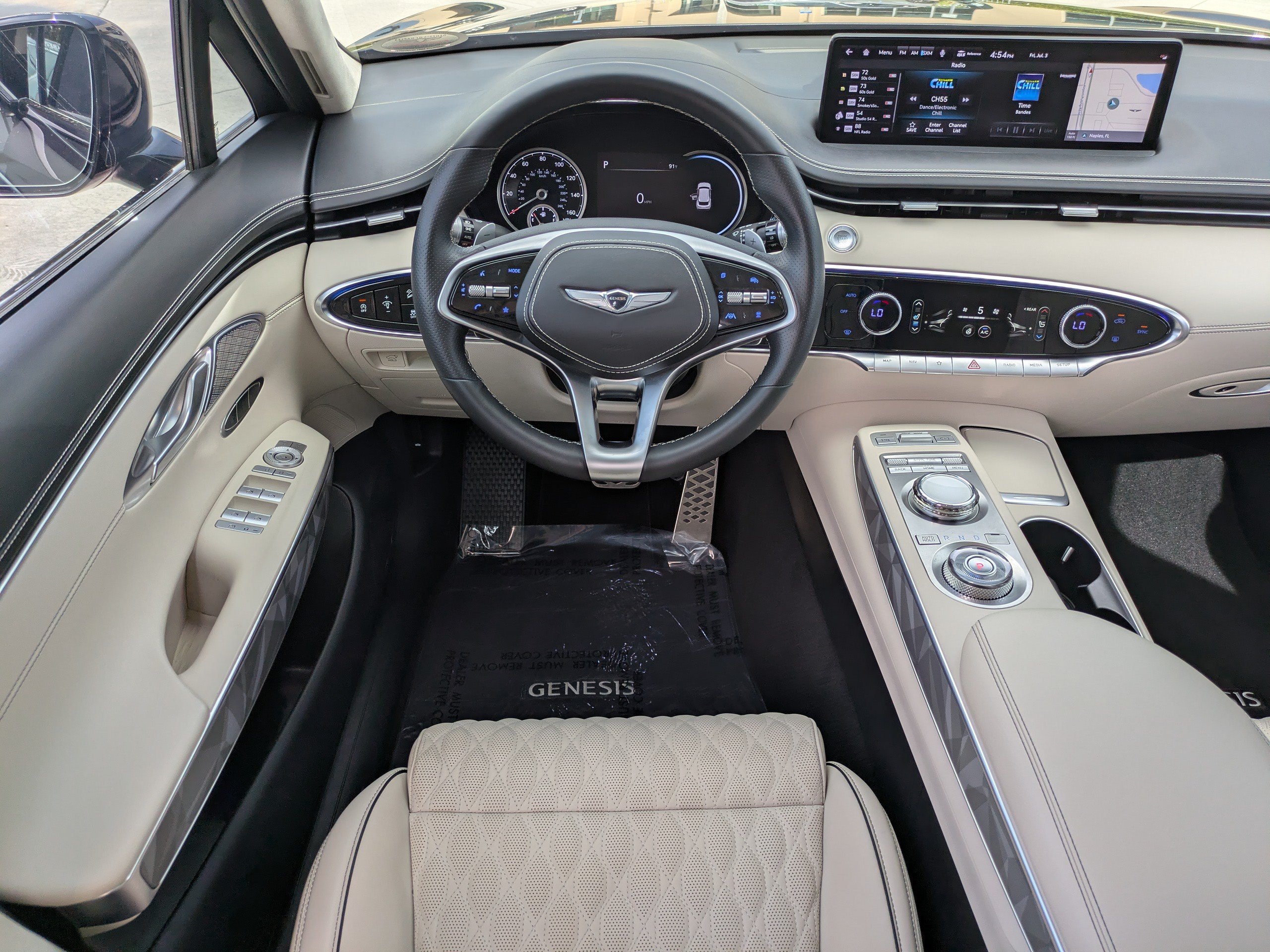 Certified 2022 Genesis GV70 3.5T Sport w/ Sport Advanced Package AWD/4WD image 15