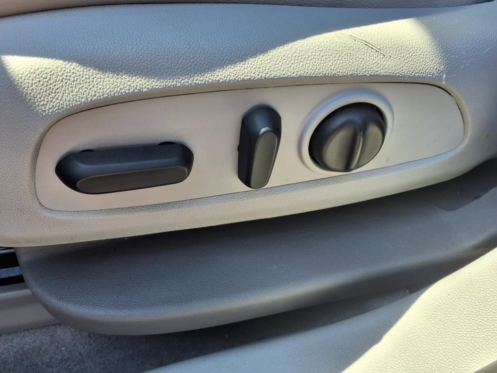 Certified 2023 GMC Acadia SLT image 25