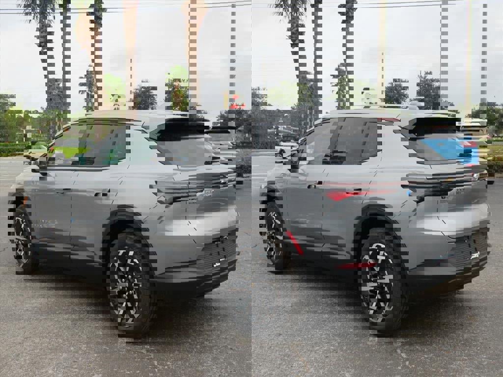 New 2026 Chevrolet Equinox EV LT image 6