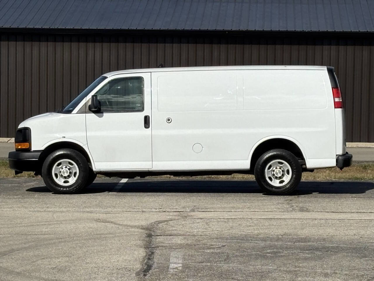 Used 2013 Chevrolet Express 2500 image 1