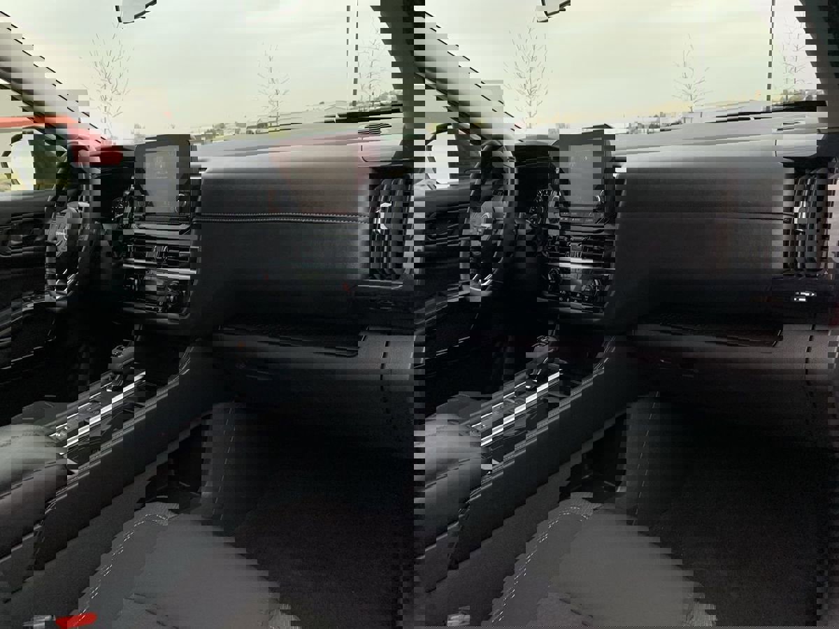 Used 2024 Nissan Pathfinder SV image 32