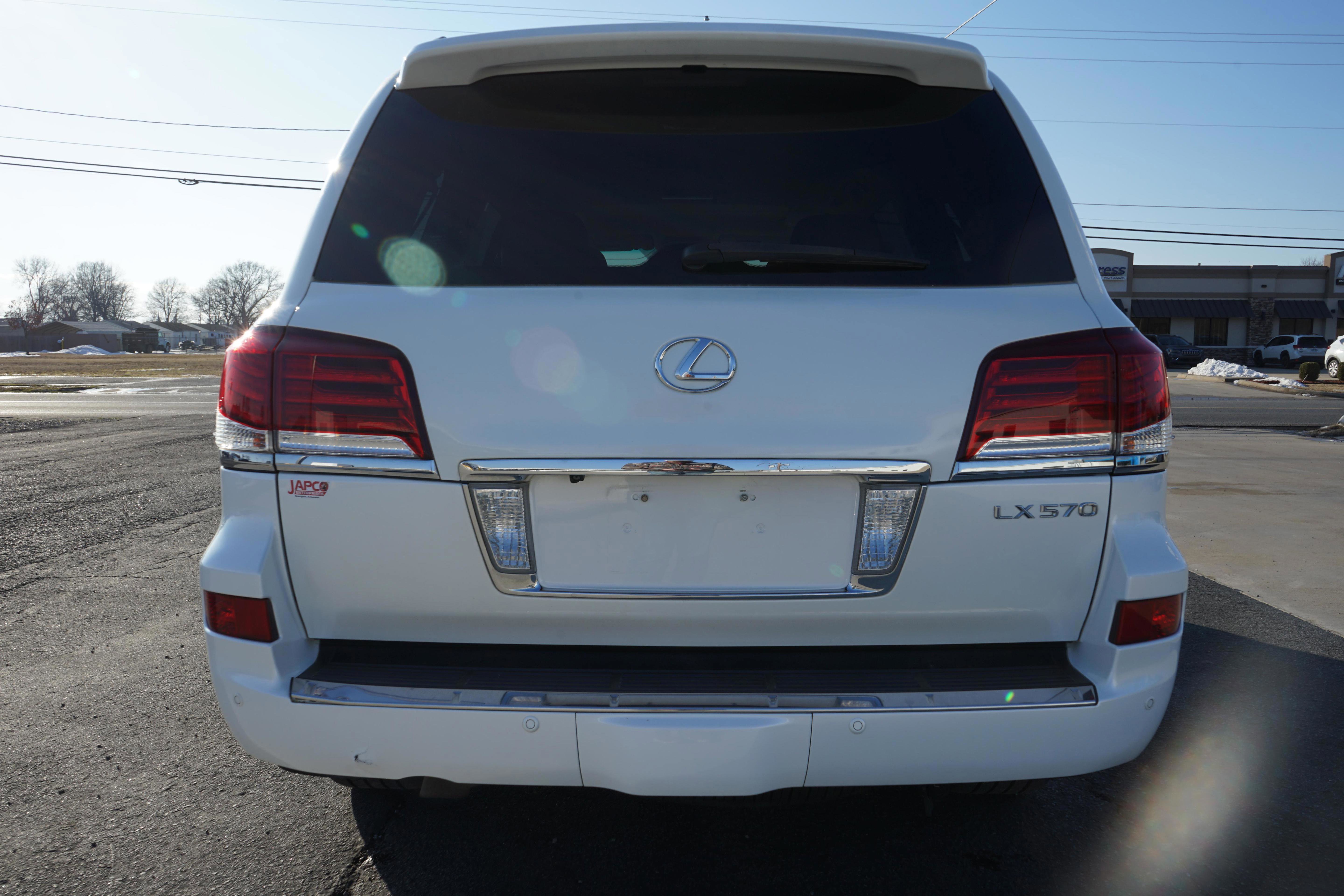 Used 2014 Lexus LX 570 4WD image 4