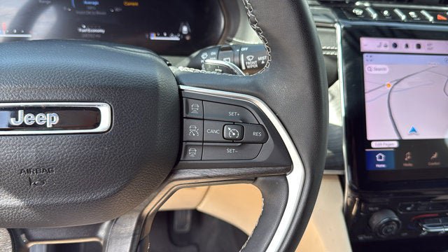 Certified 2024 Jeep Grand Cherokee Limited w/ Black Appearance Package AWD/4WD image 17