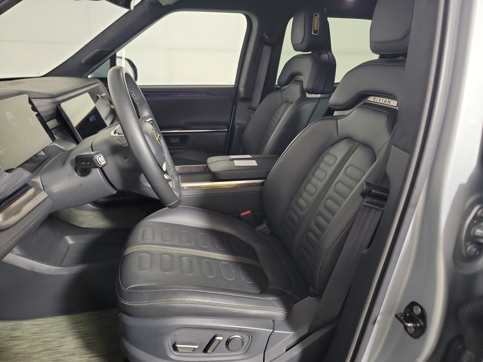 Used 2022 Rivian R1T Adventure AWD/4WD image 54