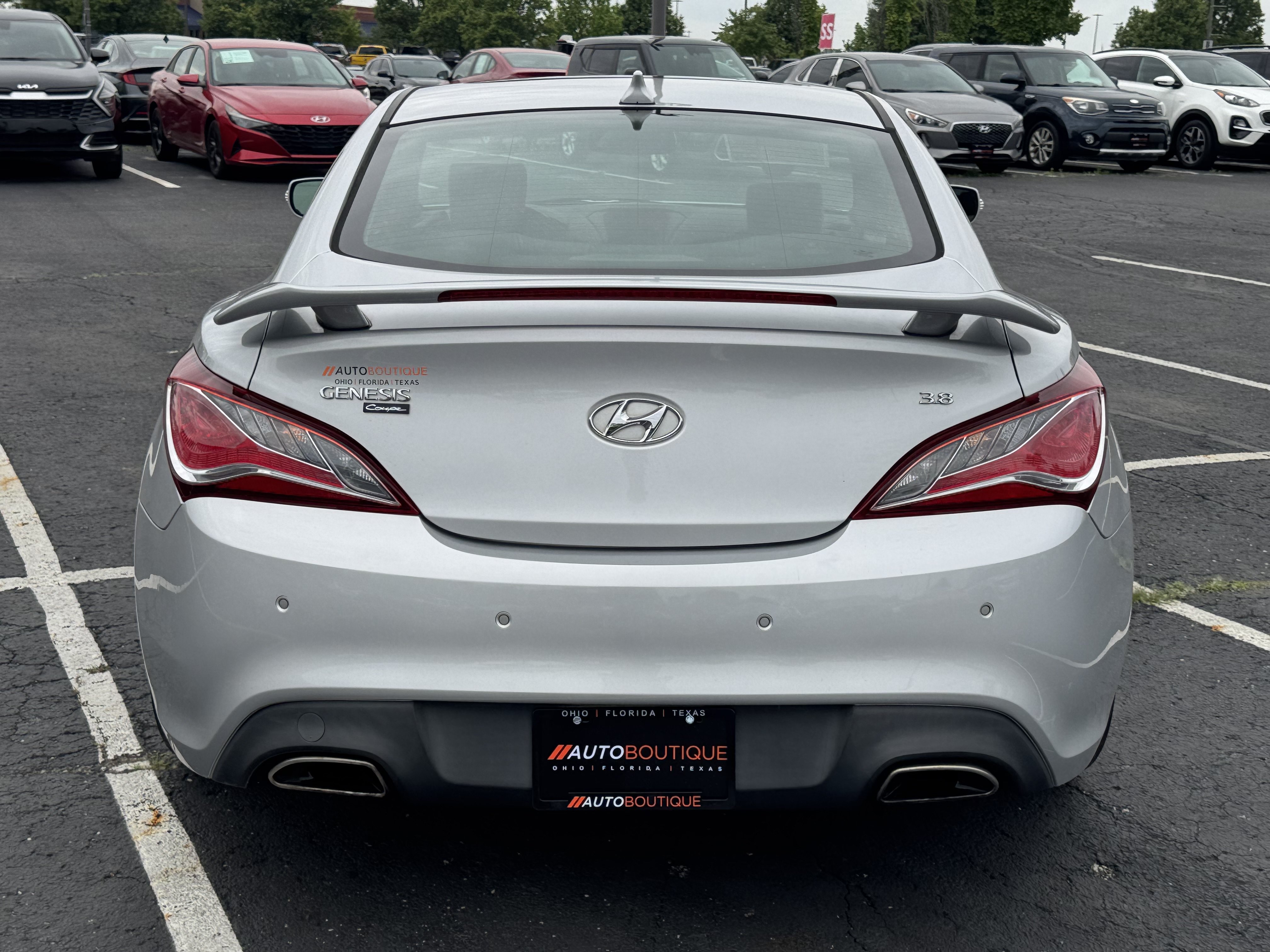 Used 2016 Hyundai Genesis Coupe 3.8 RWD image 11