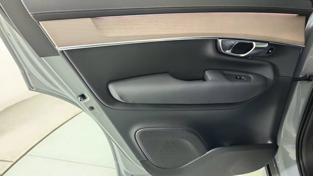 New 2026 Volvo XC90 B6 Plus w/ Protection Package Premier AWD/4WD image 28