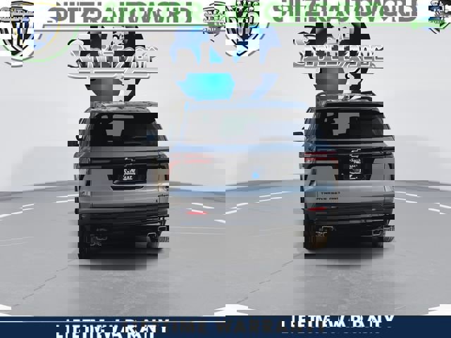 New 2026 Chevrolet Traverse LT w/ Midnight/Sport Edition image 7