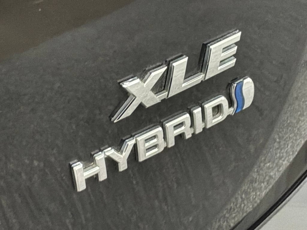 Used 2016 Toyota RAV4 XLE AWD/4WD image 25