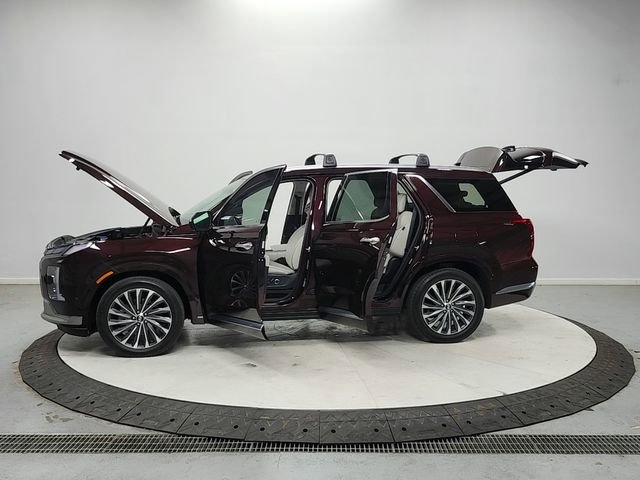 Used 2025 Hyundai Palisade Calligraphy FWD image 12