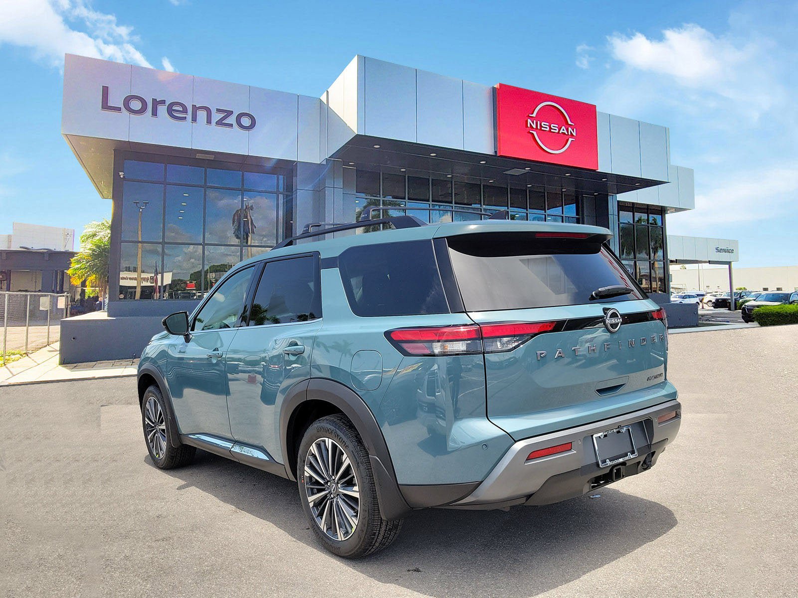 New 2026 Nissan Pathfinder Platinum FWD image 6