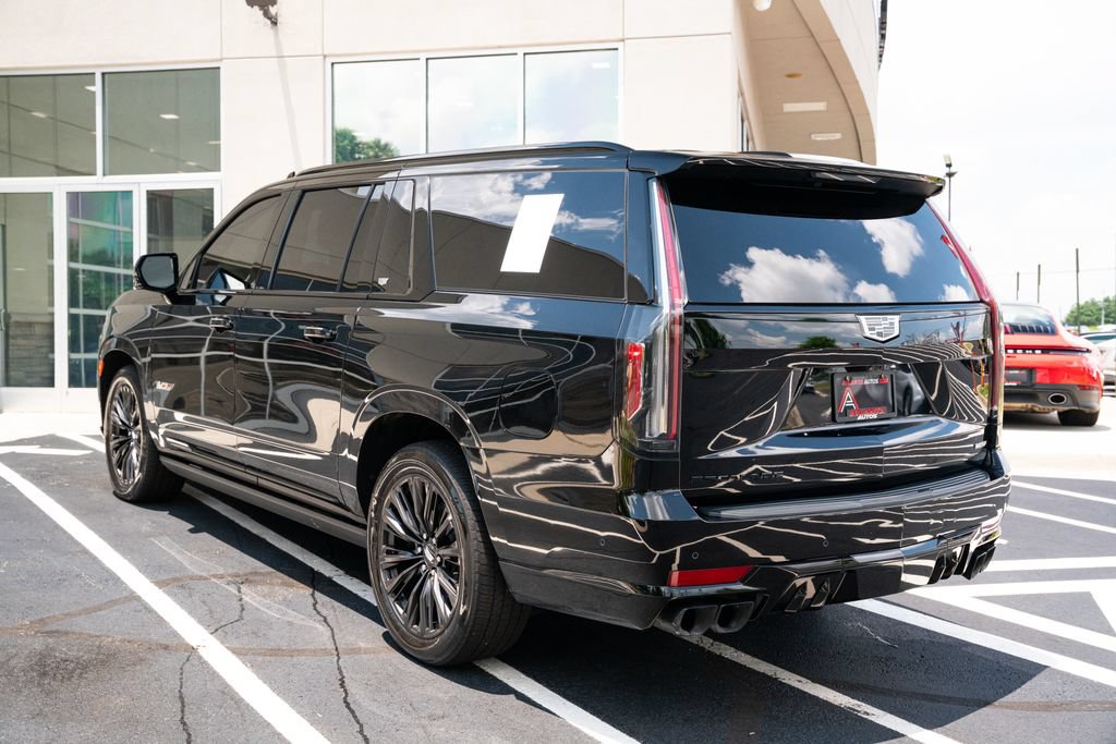 Used 2023 Cadillac Escalade ESV V w/ LPO, ONYX Package AWD/4WD image 18