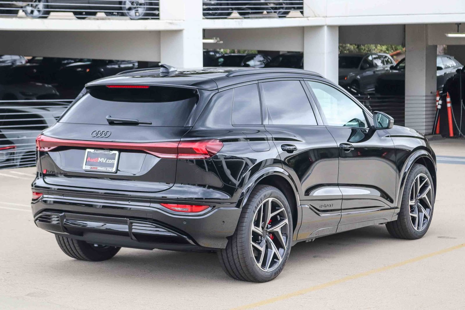 New 2027 Audi SQ6 e-tron Prestige AWD/4WD image 6
