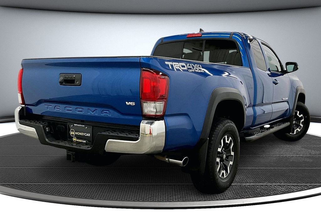 Used 2017 Toyota Tacoma TRD Off-Road w/ Tow Package AWD/4WD image 6