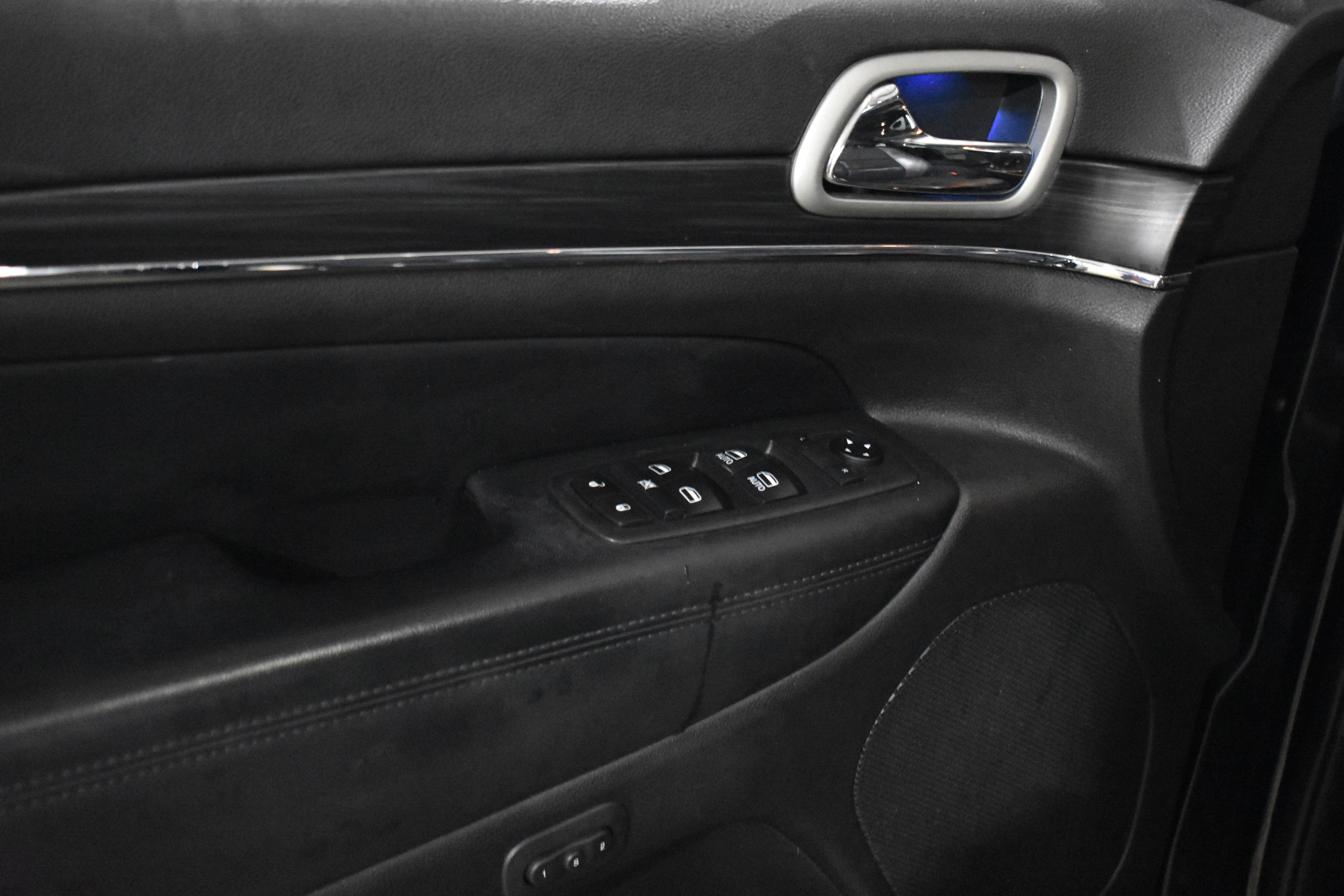 Used 2020 Jeep Grand Cherokee Limited w/ Trailer Tow Group IV image 14