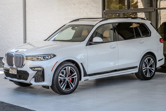 Used 2022 BMW X7 xDrive40i w/ M Sport Package AWD/4WD image 6