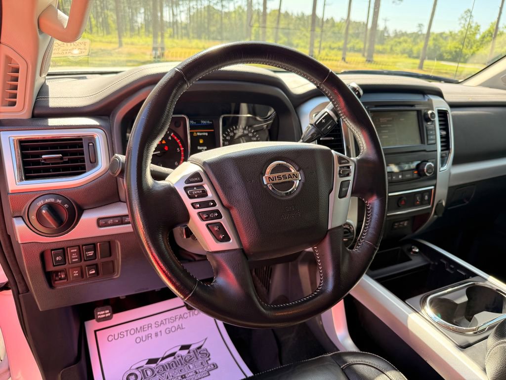 Used 2019 Nissan Titan PRO-4X AWD/4WD image 15