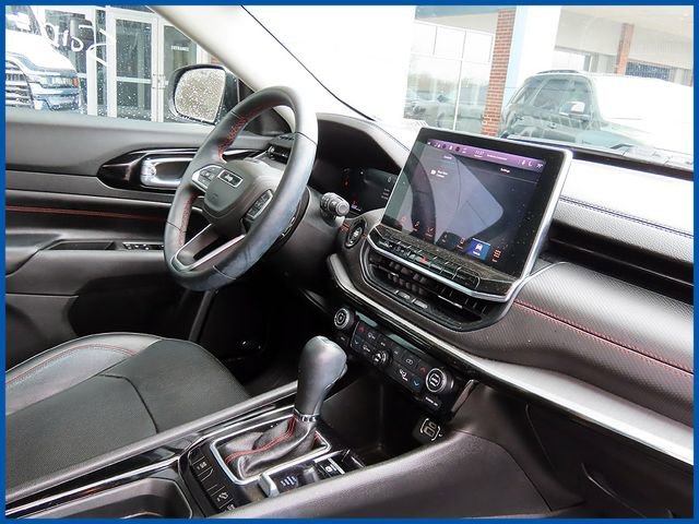Used 2022 Jeep Compass Trailhawk w/ Trailhawk Elite Group image 8