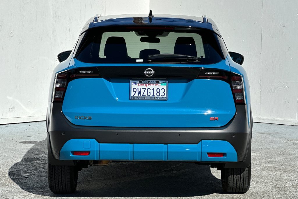 Certified 2025 Nissan Kicks SR FWD image 4