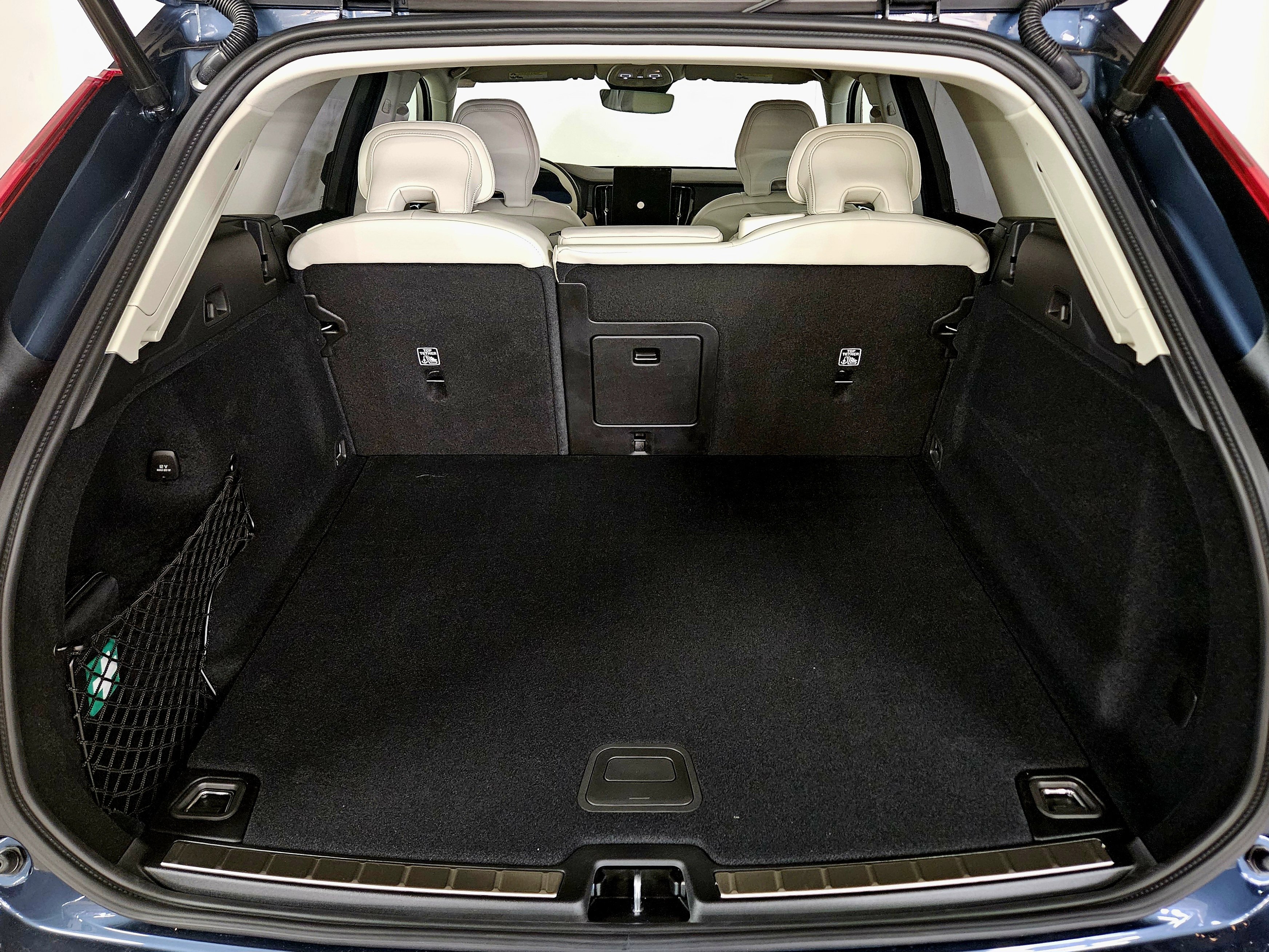 New 2026 Volvo XC60 B5 Ultra w/ Protection Package Premier image 18