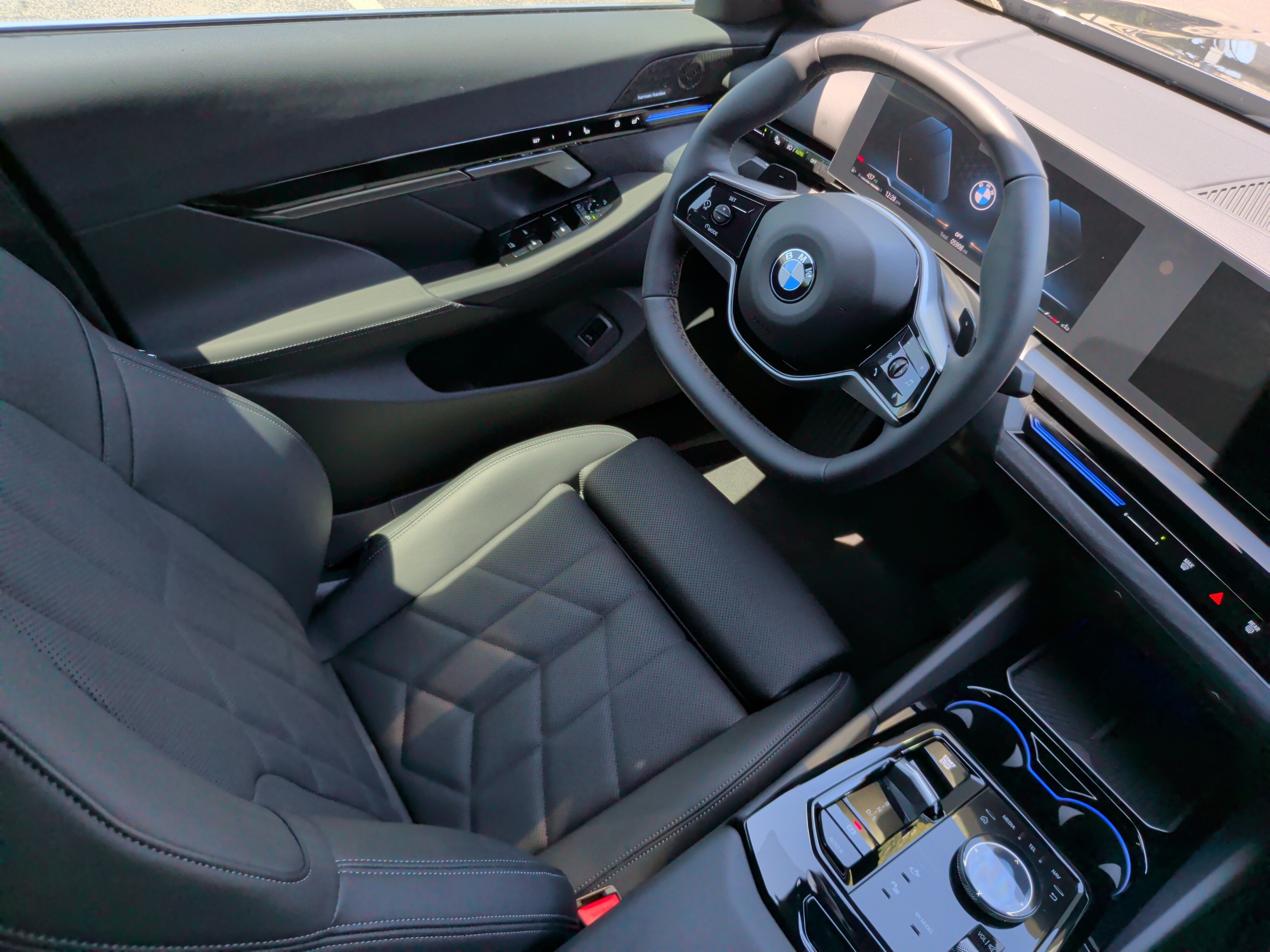 Certified 2026 BMW 530i w/ Convenience Package RWD image 34
