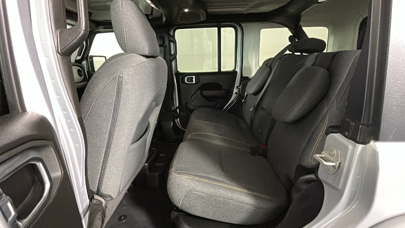 Used 2024 Jeep Wrangler Unlimited w/ Technology Group AWD/4WD image 29