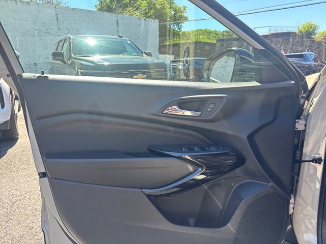 New 2026 Chevrolet Trax RS w/ Sunroof Package FWD image 13