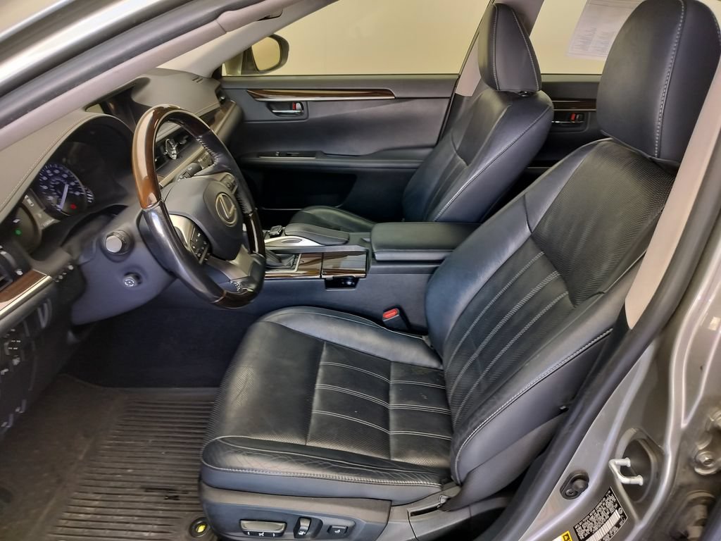 Used 2017 Lexus ES 300h FWD image 8