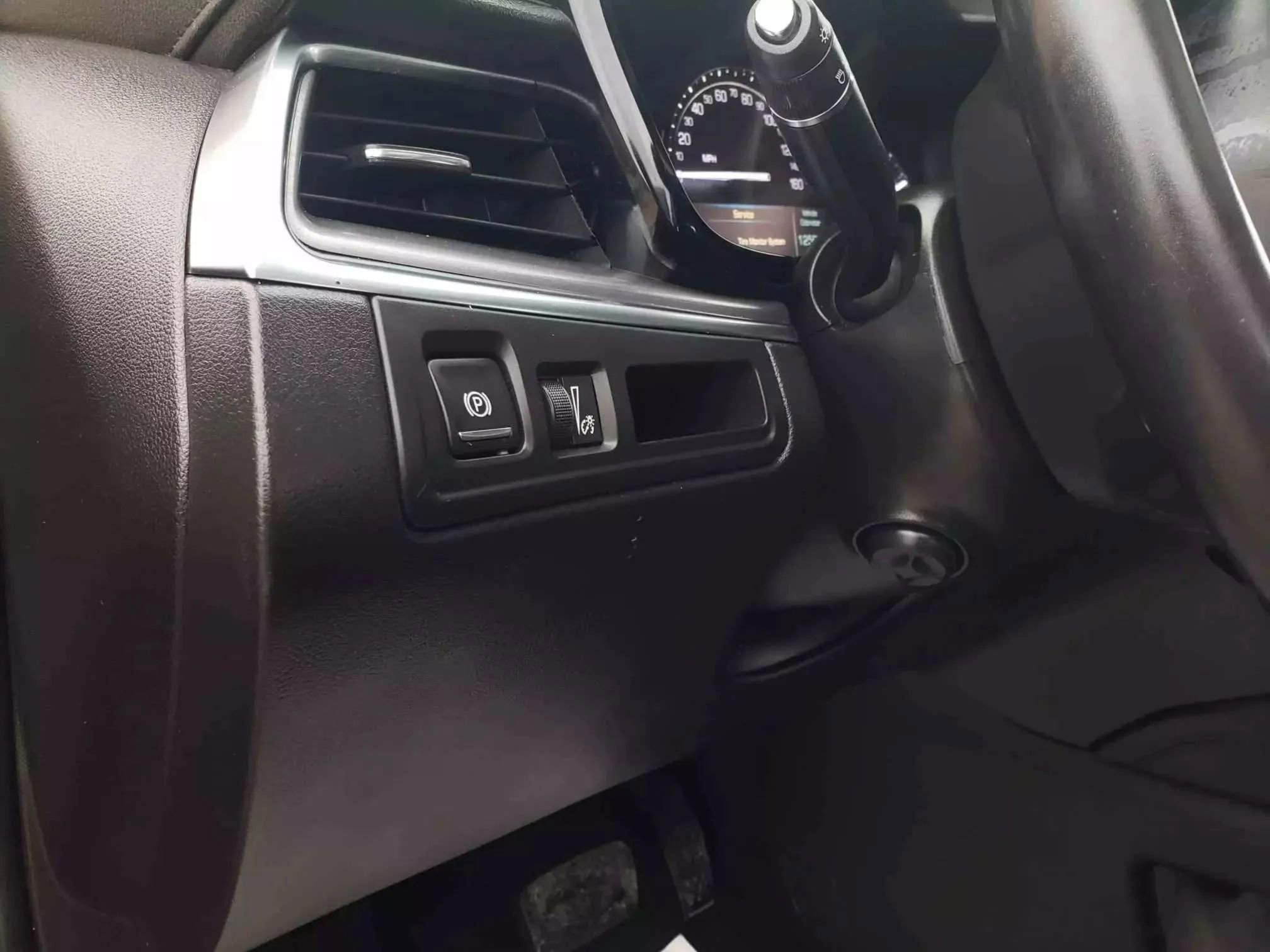 Used 2018 Cadillac XT5 Premium Luxury image 13