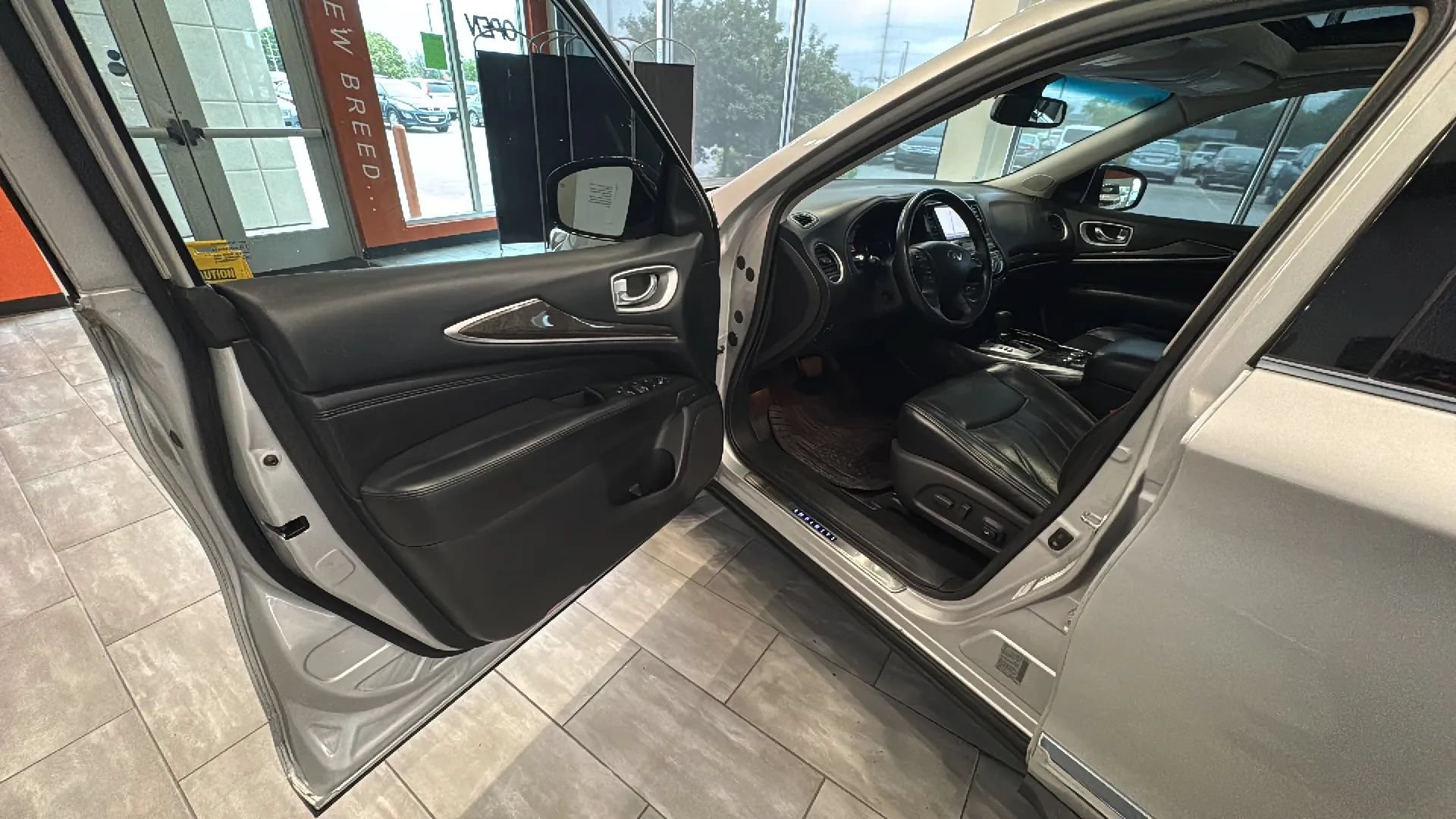 Used 2015 INFINITI QX60 Luxe w/ Premium Plus Package AWD/4WD image 24