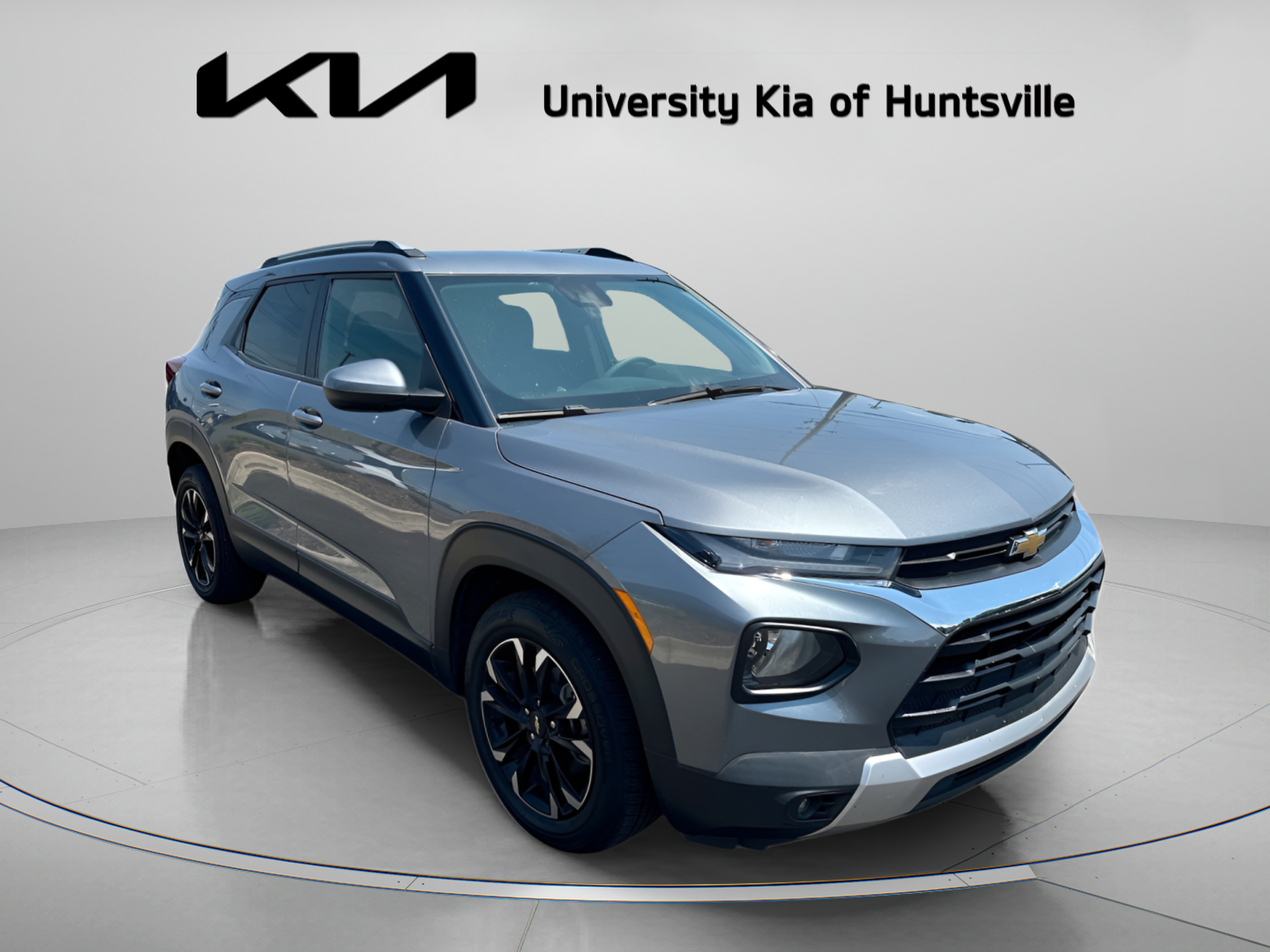 Used 2022 Chevrolet TrailBlazer LT FWD image 2