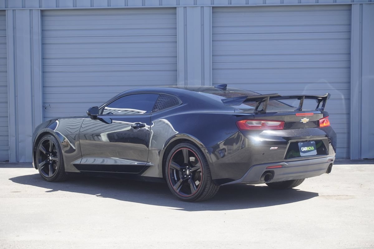 Used 2016 Chevrolet Camaro SS RWD image 3