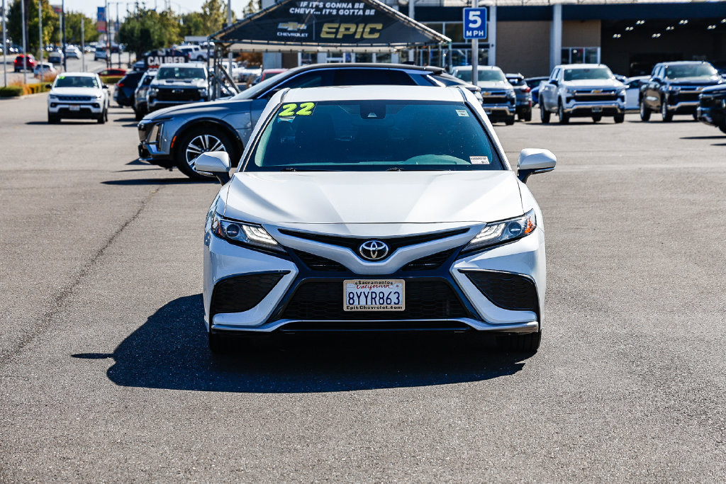 Used 2022 Toyota Camry XSE FWD image 6