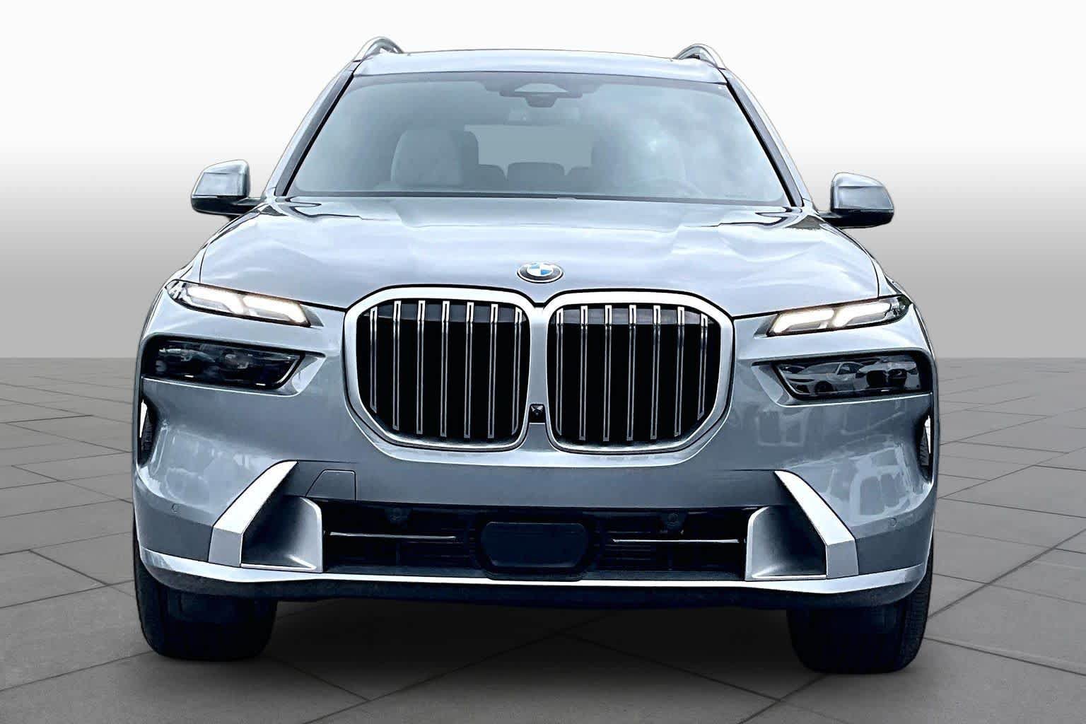 Used 2026 BMW X7 xDrive40i AWD/4WD image 4