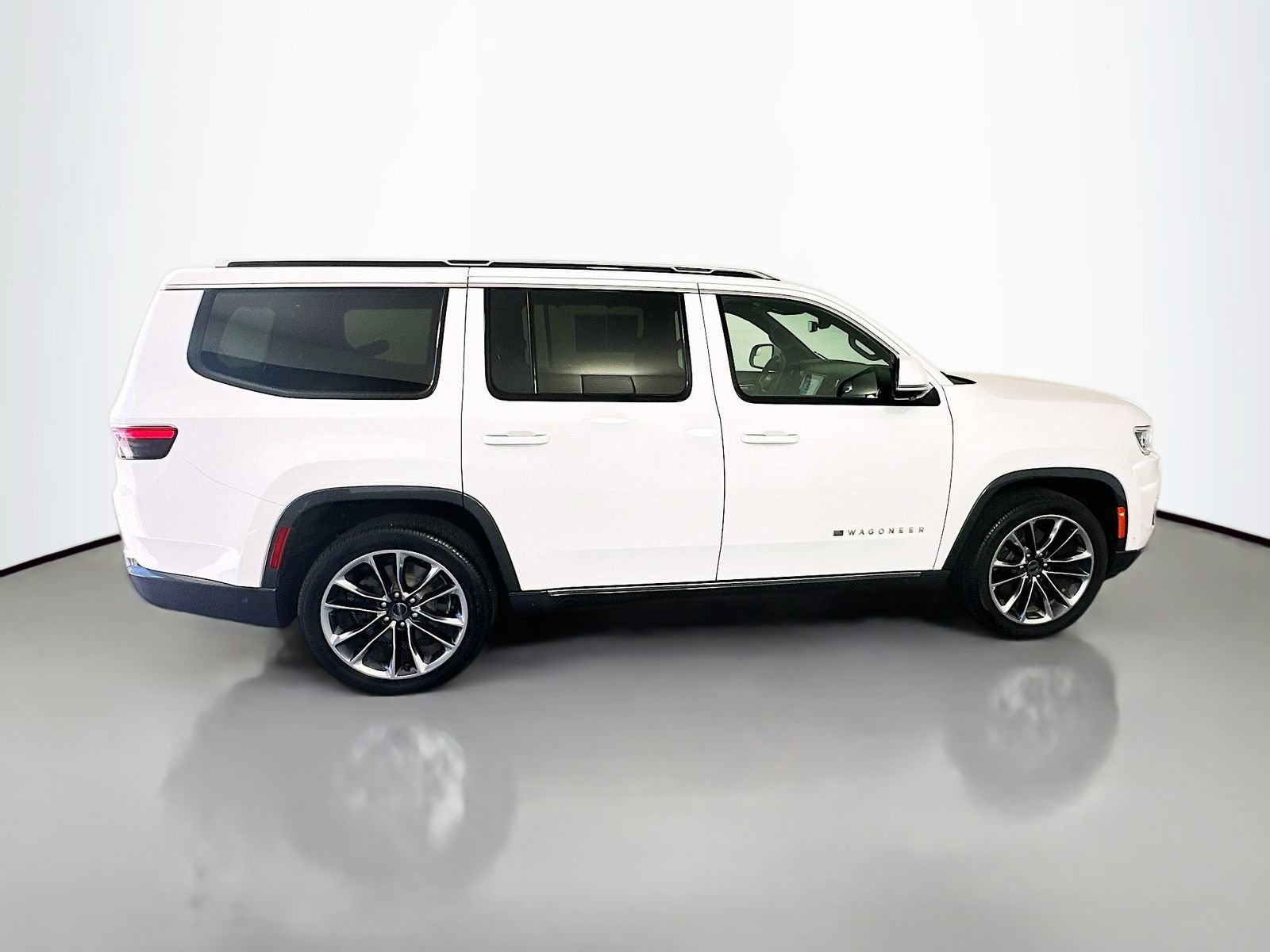Used 2022 Jeep Wagoneer Series III w/ Premium Group I AWD/4WD image 8