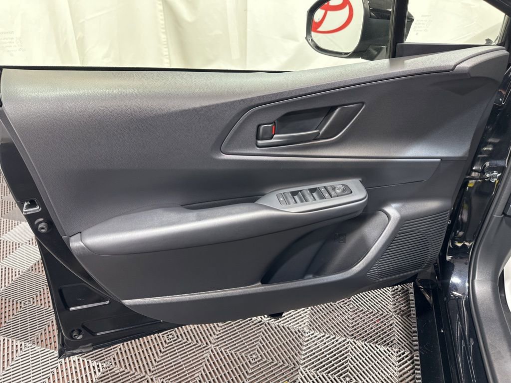 Used 2025 Toyota Prius Plug-In Hybrid image 23