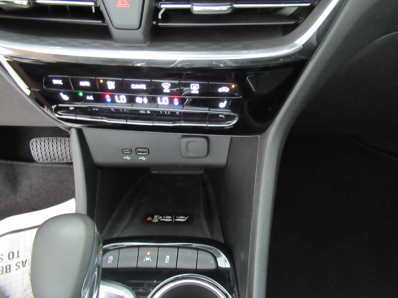 Used 2026 Buick Encore GX Avenir w/ Avenir Technology Package FWD image 24