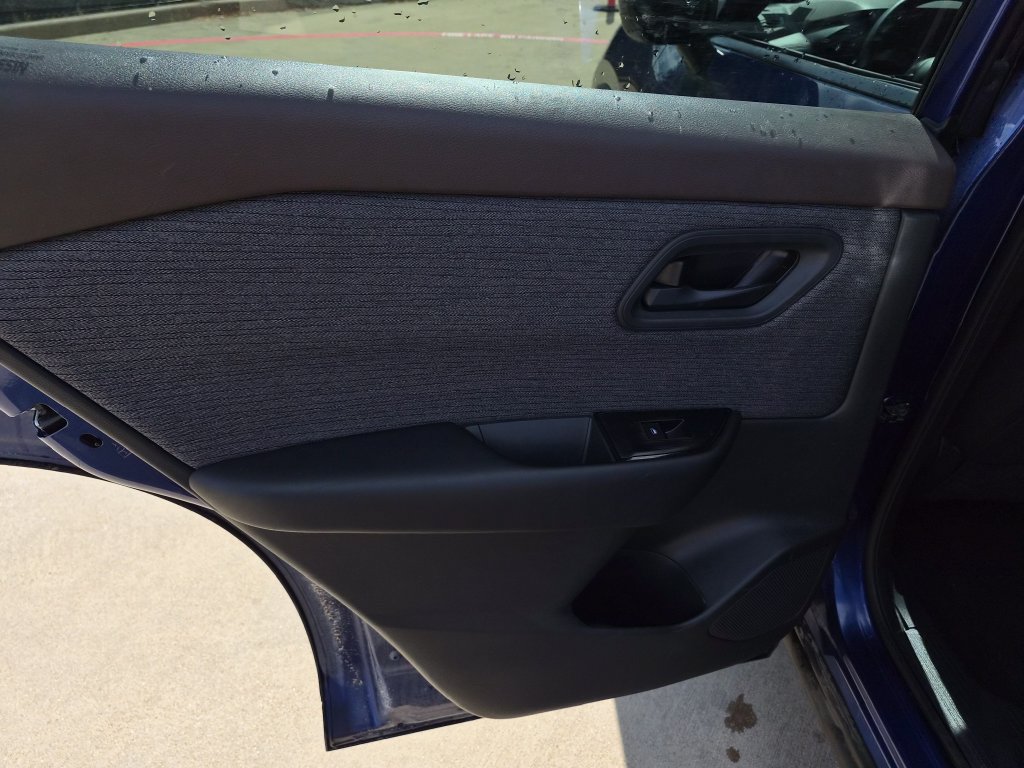 Certified 2023 Nissan Rogue S FWD image 12