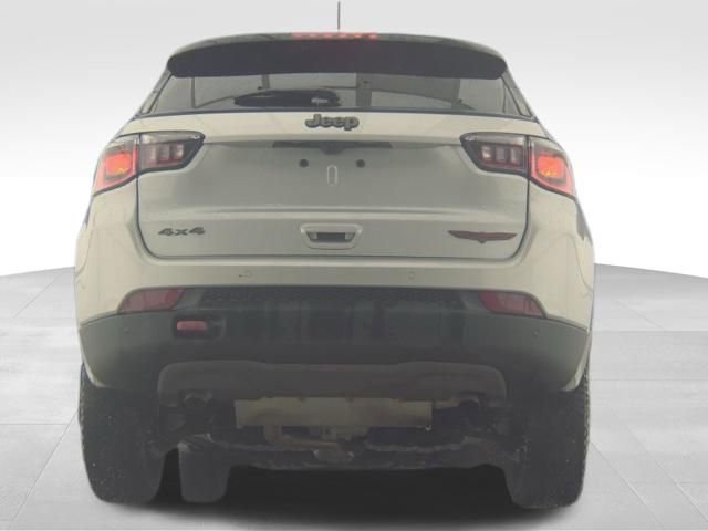 Used 2025 Jeep Compass Trailhawk image 5