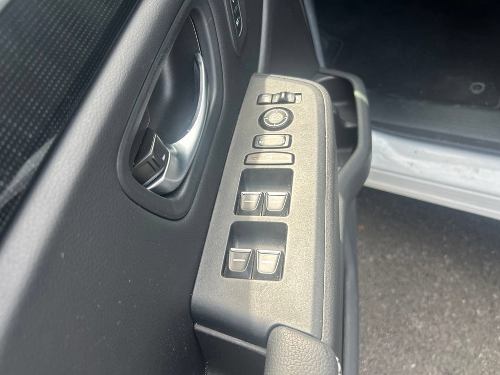 Used 2025 Honda Pilot Elite image 16