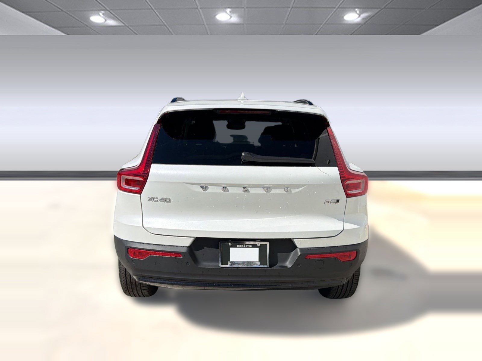 Certified 2023 Volvo XC40 B5 Plus w/ Protection Package Premier image 10