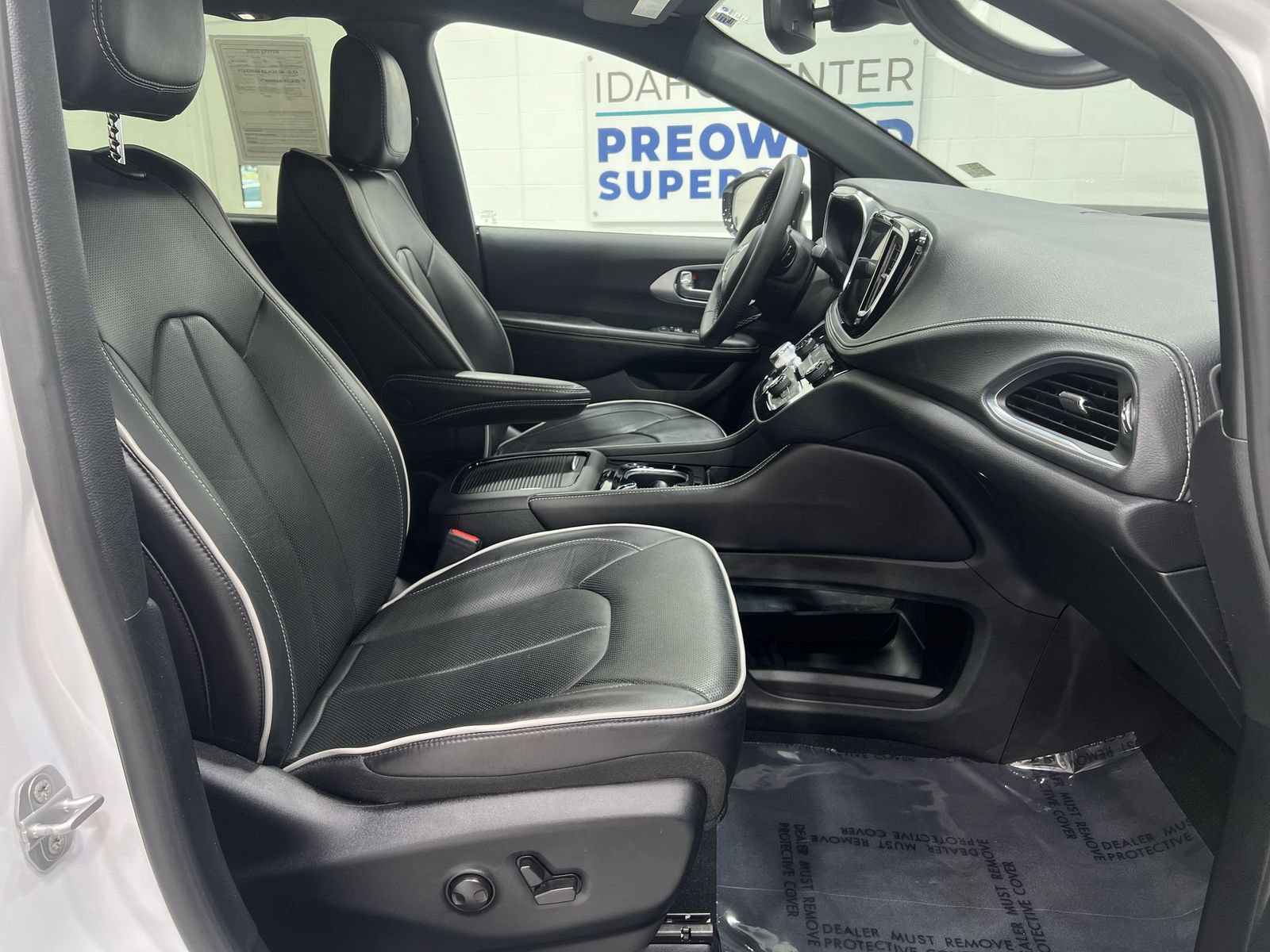 Used 2026 Chrysler Pacifica Limited AWD/4WD image 25