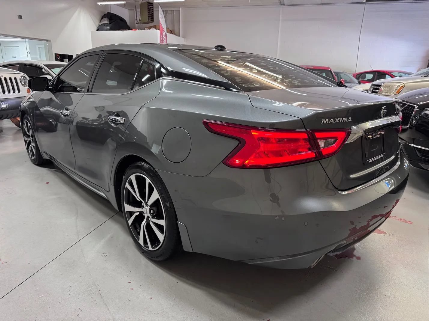 Used 2017 Nissan Maxima SR FWD image 5