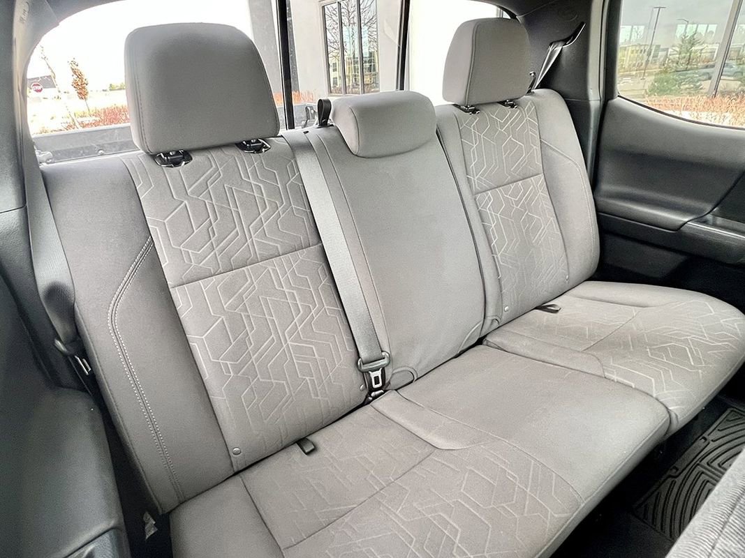 Used 2017 Toyota Tacoma TRD Off-Road image 15